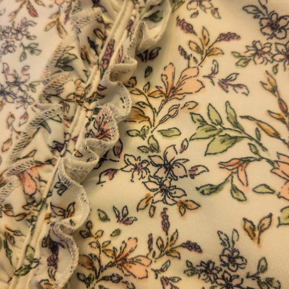 PerSeption Concepts Floral Sleeveless Ruffle Detail Blouse - Size S - Picture 8 of 10